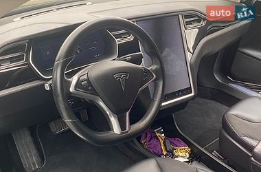 Ліфтбек Tesla Model S 2015 в Стрию