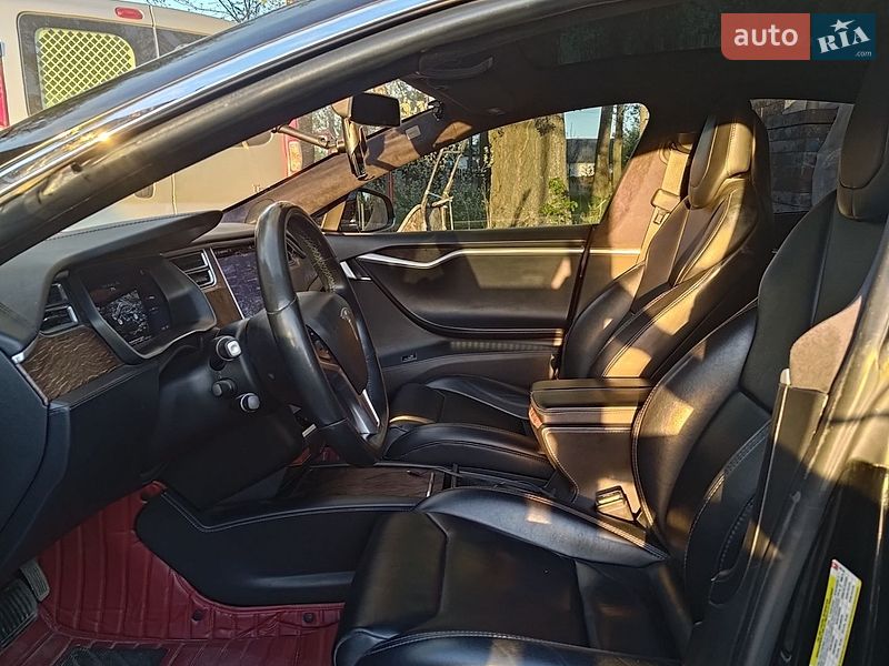 Ліфтбек Tesla Model S 2017 в Києві