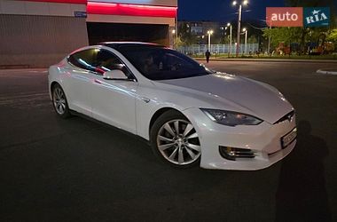 Ліфтбек Tesla Model S 2016 в Харкові
