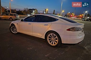 Ліфтбек Tesla Model S 2016 в Харкові