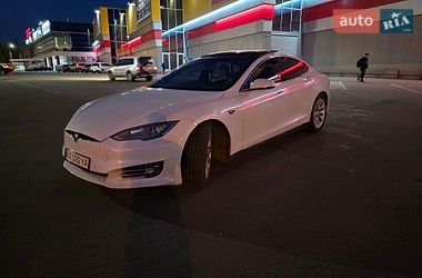 Ліфтбек Tesla Model S 2016 в Харкові