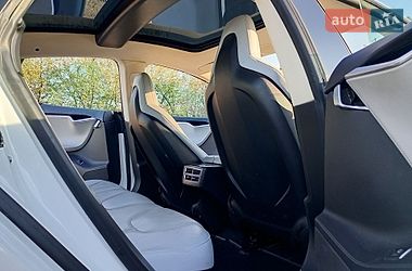 Ліфтбек Tesla Model S 2013 в Сарнах