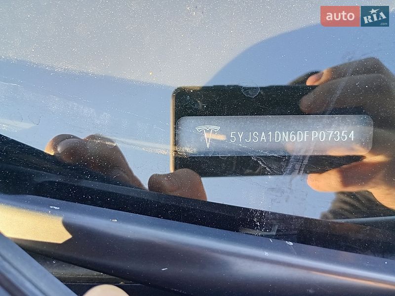 Ліфтбек Tesla Model S 2013 в Сарнах