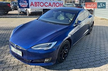 Лифтбек Tesla Model S 2017 в Кременчуге