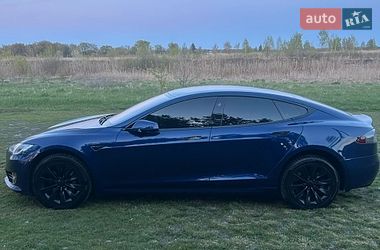 Ліфтбек Tesla Model S 2017 в Пирятині