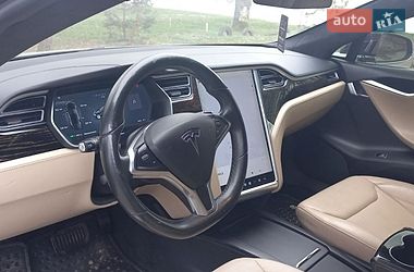 Лифтбек Tesla Model S 2016 в Ивано-Франковске