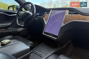 Ліфтбек Tesla Model S 2017 в Івано-Франківську