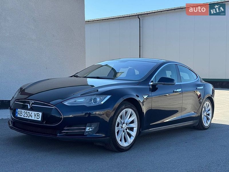 Ліфтбек Tesla Model S 2013 в Вінниці
