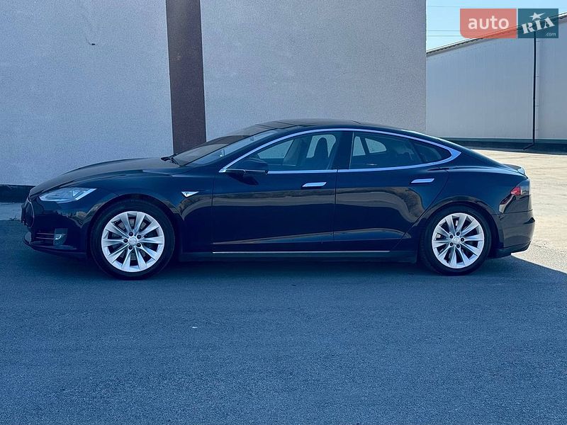 Ліфтбек Tesla Model S 2013 в Вінниці
