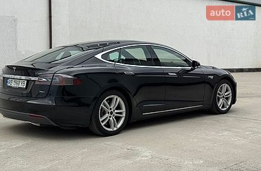 Ліфтбек Tesla Model S 2015 в Вінниці