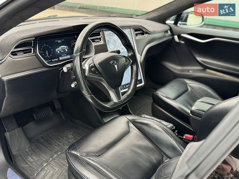Ліфтбек Tesla Model S 2015 в Вінниці