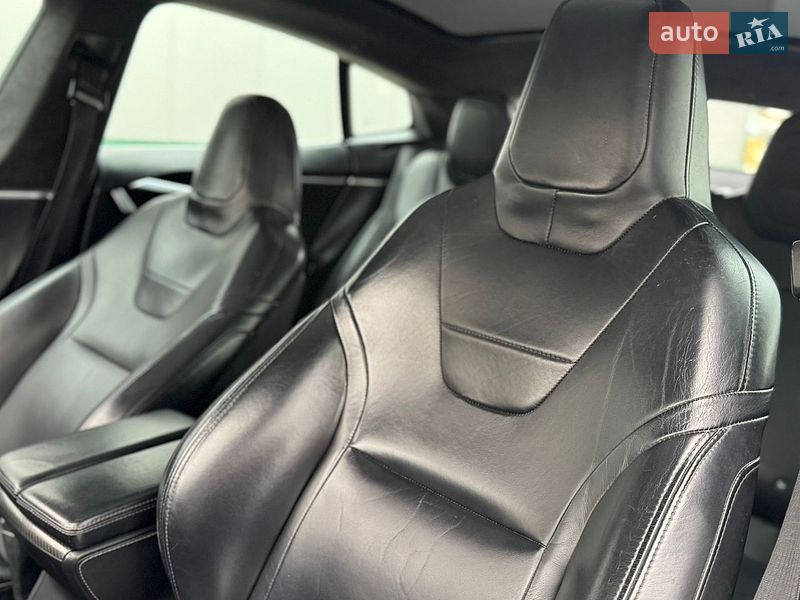 Ліфтбек Tesla Model S 2015 в Вінниці