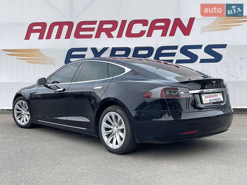 Ліфтбек Tesla Model S 2016 в Києві