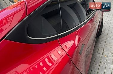 Ліфтбек Tesla Model S 2014 в Черкасах
