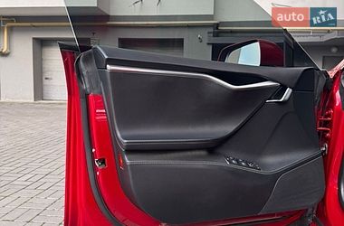 Ліфтбек Tesla Model S 2014 в Черкасах