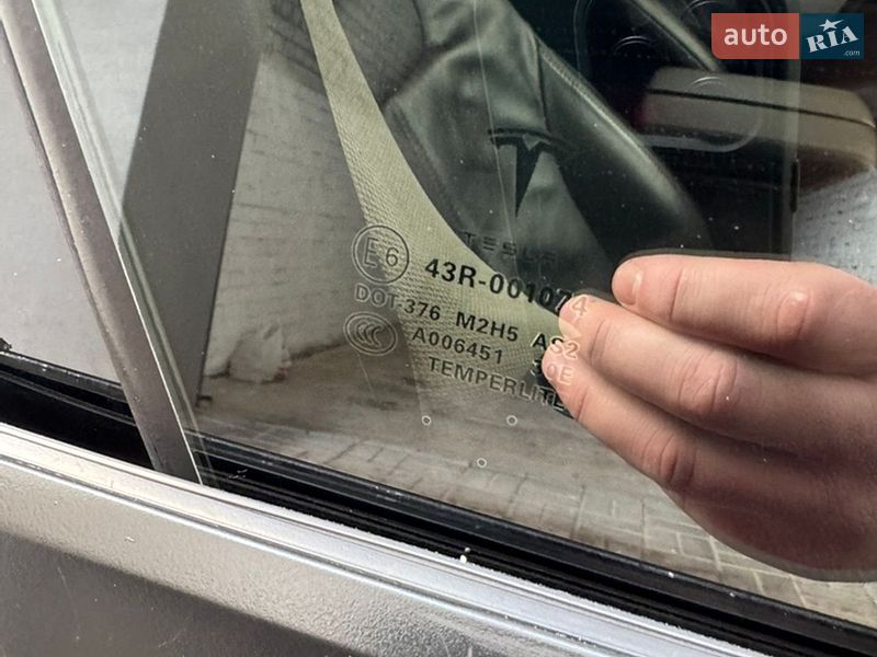 Ліфтбек Tesla Model S 2014 в Черкасах