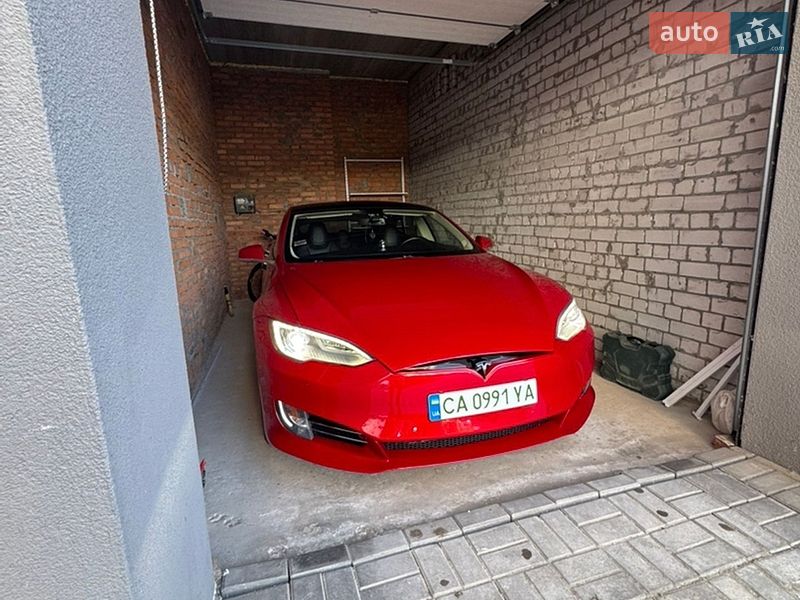 Ліфтбек Tesla Model S 2014 в Черкасах