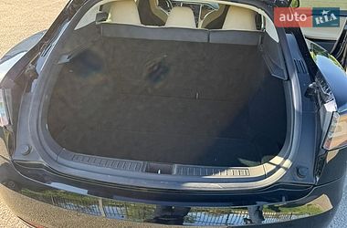 Ліфтбек Tesla Model S 2017 в Дніпрі
