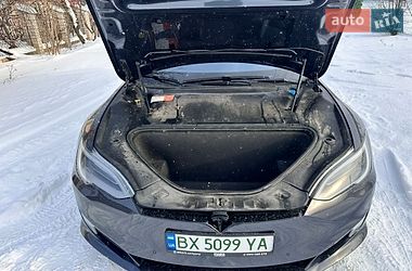 Ліфтбек Tesla Model S 2016 в Городку