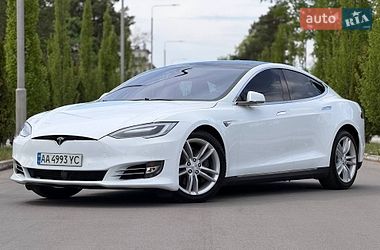 Ліфтбек Tesla Model S 2015 в Києві