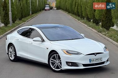 Лифтбек Tesla Model S 2015 в Киеве