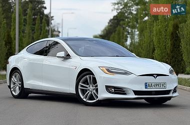 Лифтбек Tesla Model S 2015 в Киеве