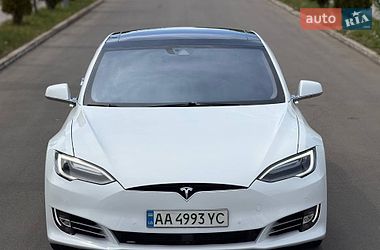 Лифтбек Tesla Model S 2015 в Киеве