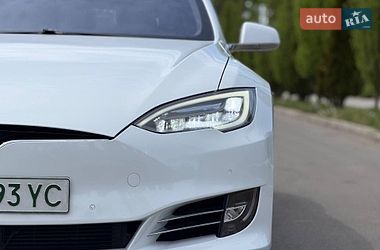 Лифтбек Tesla Model S 2015 в Киеве