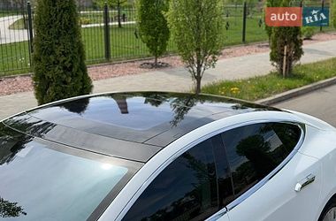 Лифтбек Tesla Model S 2015 в Киеве