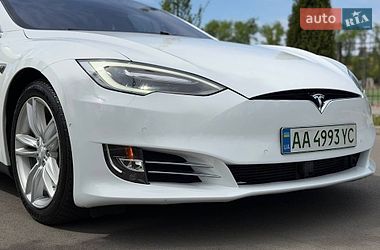 Лифтбек Tesla Model S 2015 в Киеве