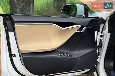 Лифтбек Tesla Model S 2015 в Киеве