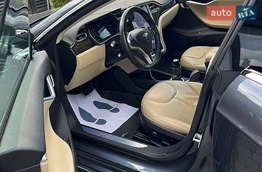 Ліфтбек Tesla Model S 2015 в Львові