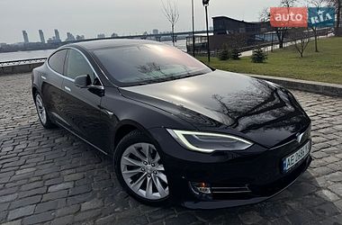 Ліфтбек Tesla Model S 2017 в Києві