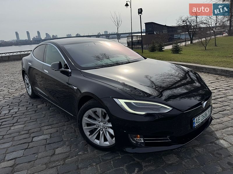 Tesla Model S 2017