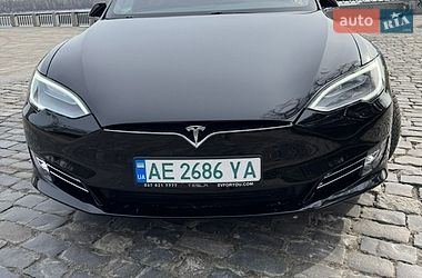 Лифтбек Tesla Model S 2017 в Киеве