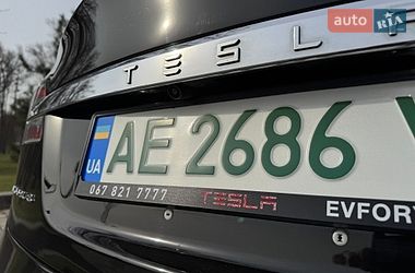 Лифтбек Tesla Model S 2017 в Киеве