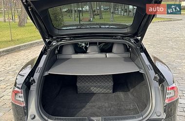 Лифтбек Tesla Model S 2017 в Киеве