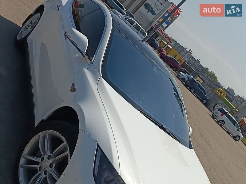 Лифтбек Tesla Model S 2014 в Харькове