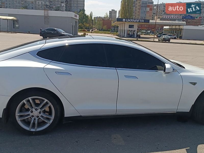 Лифтбек Tesla Model S 2014 в Харькове