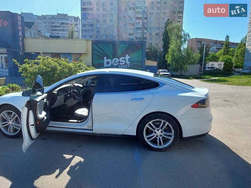 Лифтбек Tesla Model S 2013 в Харькове