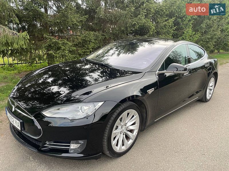 Tesla Model S 2014