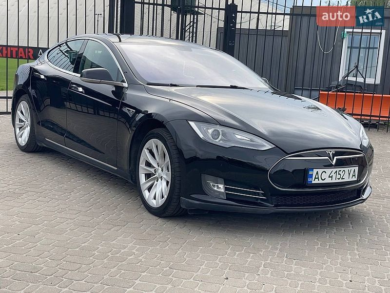 Ліфтбек Tesla Model S 2014 в Києві