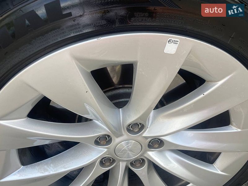Ліфтбек Tesla Model S 2014 в Києві