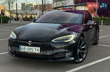 Лифтбек Tesla Model S 2018 в Киеве