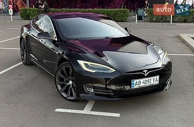 Лифтбек Tesla Model S 2018 в Киеве