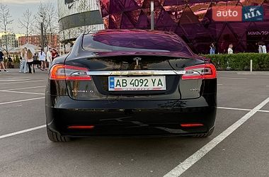 Лифтбек Tesla Model S 2018 в Киеве