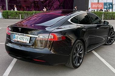 Лифтбек Tesla Model S 2018 в Киеве