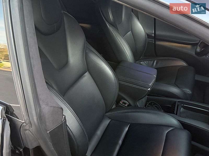 Лифтбек Tesla Model S 2018 в Киеве