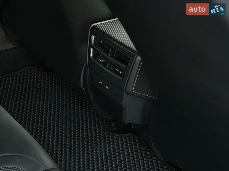 Лифтбек Tesla Model S 2018 в Киеве
