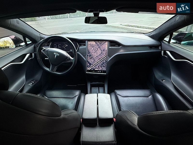 Лифтбек Tesla Model S 2018 в Киеве